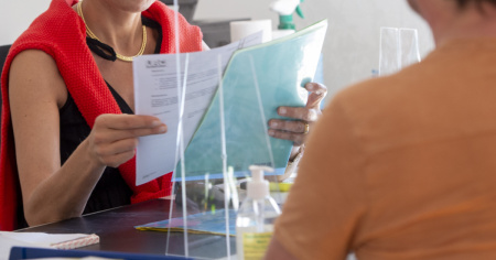 Residenti senza lavoro, frontalieri in aumento