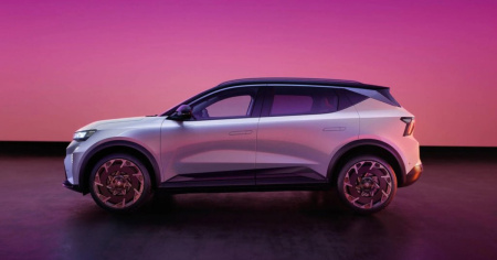 Renault, la Scenic diventa un SUV tecnologico