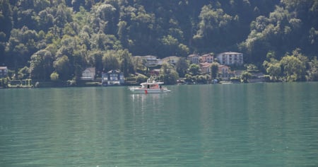 Scomparsa nel Ceresio, il corpo individuato a 72 metri di profondità