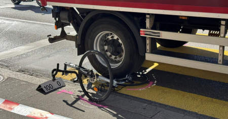 Scontro camion-ciclista, ferita una 35enne