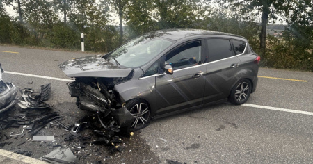 Scontro frontale a Birr: quattro feriti