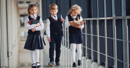 Stesso istituto, stesso look: la scuola ticinese del futuro sarà in divisa?
