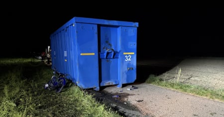 Si schianta contro un cassone con il motorino: grave un 15enne
