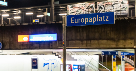 Si trovava sui binari, adolescente travolto mortalmente da un treno