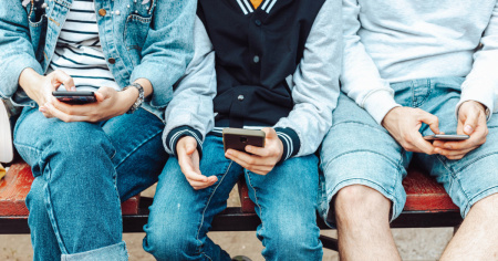 Nove svizzeri su dieci vogliono bandire i social ai minori