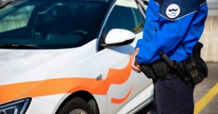 Sfreccia a 251 km/h sull'A12: fermato un 23enne
