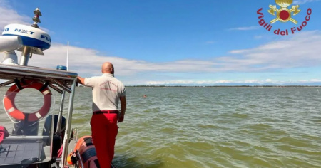 Scontro in laguna a Venezia: 26enne dispersa, grave il marito