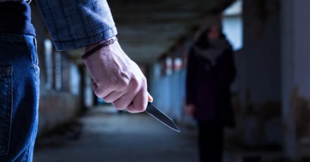 Avrebbe aggredito la ex: 47enne irlandese a processo