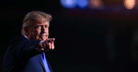 Trump: «Se vinciamo vi darò cinque mila dollari»