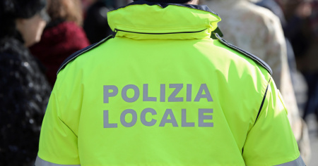 Bestemmia davanti ai vigili: 102 euro di multa