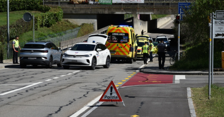 Violenta caduta in Via Iragna, ferito in modo serio un ciclista