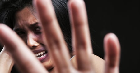Violenza di genere, una mozione chiede 10 interventi «Prevenzione, protezione e sostegno»