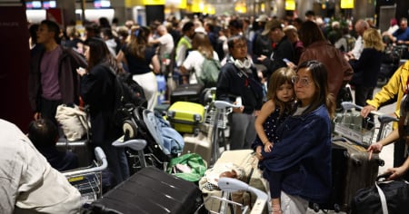 Caos nei cieli britannici: ancora oggi decine di voli cancellati