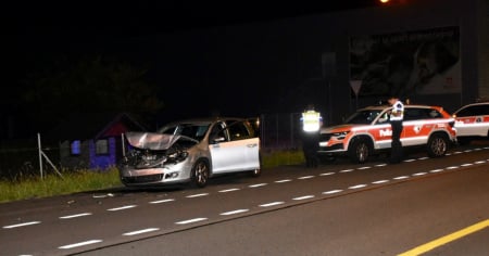 Automedica urtata da un'auto sulla cantonale a Contone