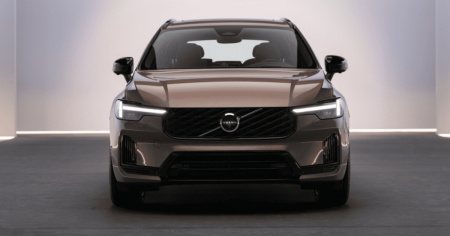 Nuova Volvo XC60: più km in elettrico con il restyling