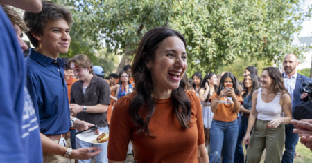 Midterm in Texas: trema il governatore Abbott, la candidata dem avanza