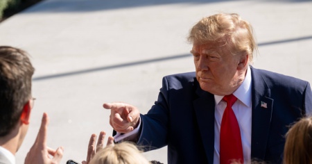 Caccia americani in azione: fermato aereo civile sopra la residenza di Trump
