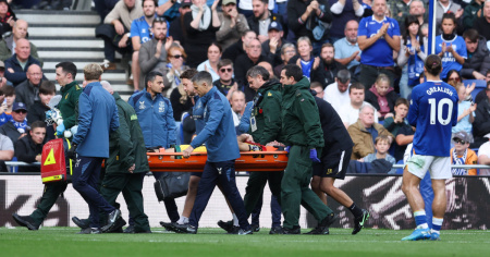 Chelsea in ansia: gravemente ferito alla testa, Emiliano Martinez esce in barella