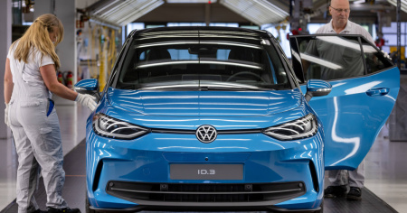 Volkswagen richiama oltre 70'000 auto elettriche: rischio incendio per le batterie