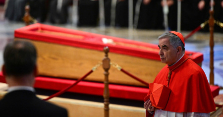 Riprende il processo Becciu, sotto esame gli omissis e i diritti della difesa
