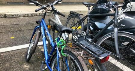 Legare le biciclette non basta più: selle, ruote e batterie sono i nuovi bersagli