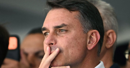 Lula attacca Bolsonaro Jr: «Fuga vergognosa, leccapiedi degli Usa»
