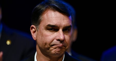 Bolsonaro: «La polizia mi ha tolto il passaporto»