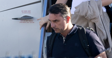 Bolsonaro: «Io il vero presidente, guiderò l'opposizione dagli Usa»