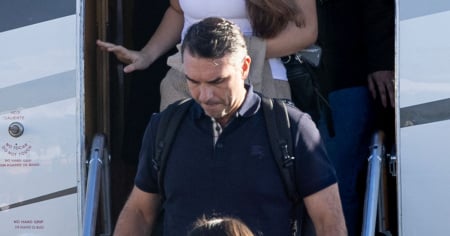 Il sedicente «vero presidente eletto» fa marcia indietro