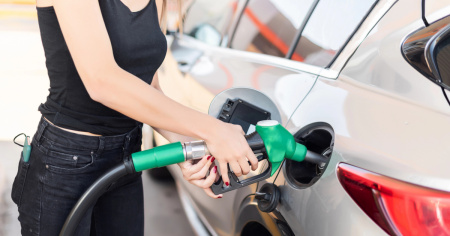 Prezzo di benzina e diesel in calo