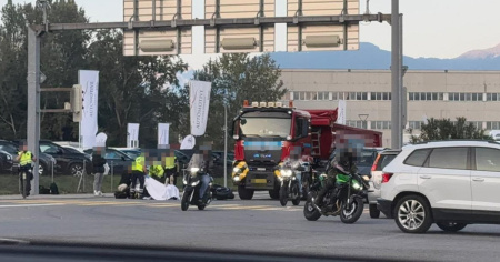 Camion contro moto sulla cantonale