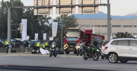 Camion contro moto sulla cantonale