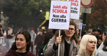 Studenti in piazza anche in Italia