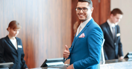 La "legge dei contanti" vince: ristoranti e hotel devono accettarli