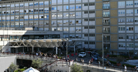 Papa Leone, il decorso post-operatorio è regolare