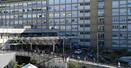 Papa Leone, il decorso post-operatorio è regolare