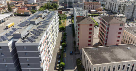 Degrado in via Odescalchi, il Municipio: «I controlli ci sono». E spuntano segnalazioni e multe