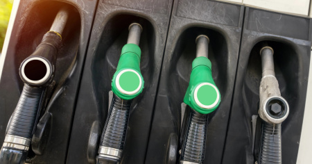 Il governo non pubblica il decreto: diesel più caro di 6 centesimi