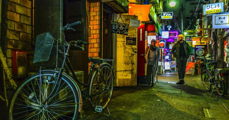 Dietro le luci di Tokyo: i figli dimenticati tra droga, prostituzione e morte