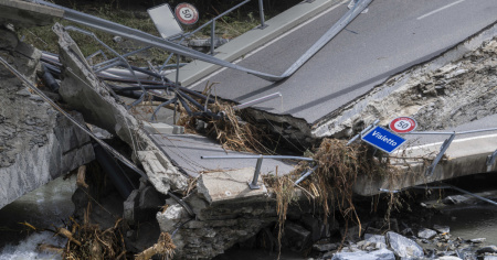 Dove l'acqua lo aveva spezzato