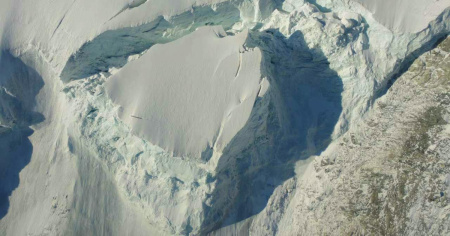 250mila tonnellate di ghiaccio minacciano un paese del Vallese: «La situazione preoccupa»