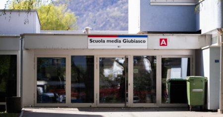 Rinviato a giudizio l'ex docente di Giubiasco