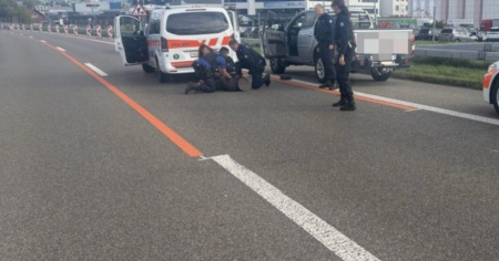 Gli rubano l'auto sotto il naso, poi la fuga spericolata in autostrada