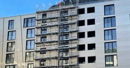 Grave infortunio in un cantiere: operaio cade da un'impalcatura