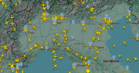 Caos nei cieli italiani: traffico aereo dimezzato per un guasto