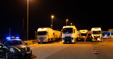 Proteste a sud: autostrade bloccate e scaffali vuoti