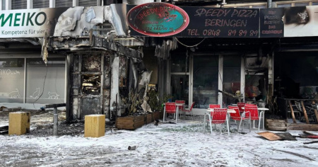 L'esplosione di un bancomat distrugge la pizzeria accanto: evacuate 13 persone