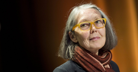 Ad Anne Carson il Nobel per la letteratura: «Era sorpresa, si trova in Islanda ad ascoltare il vento»