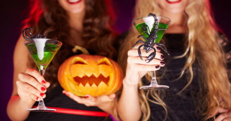 Streghe, musiche galleggianti e zucche: il weekend di Halloween è servito