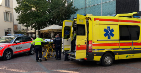 Aggressione in pieno centro: tre donne colpite, tra cui una 17enne